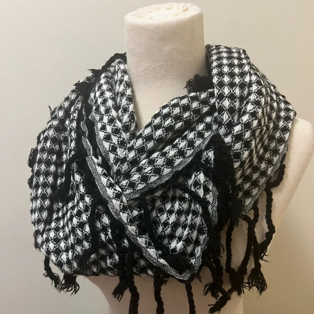 Infinity Scarf - Picture 3 of 4